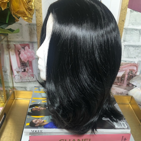 Black Shoulder Length Straight Wig - Picture 8 of 8